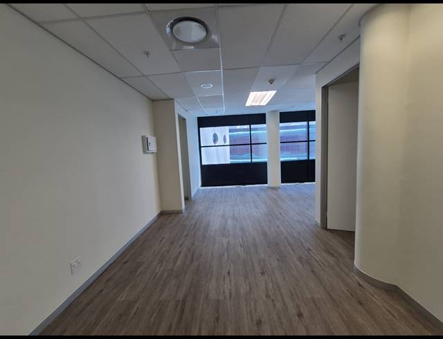65M² OFFICE TO LET IN SANDTON CENTRAL